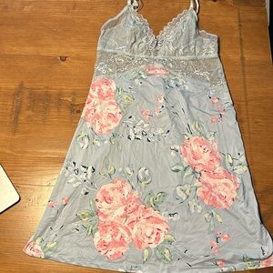 Blue lace nightie la vie en rose size M